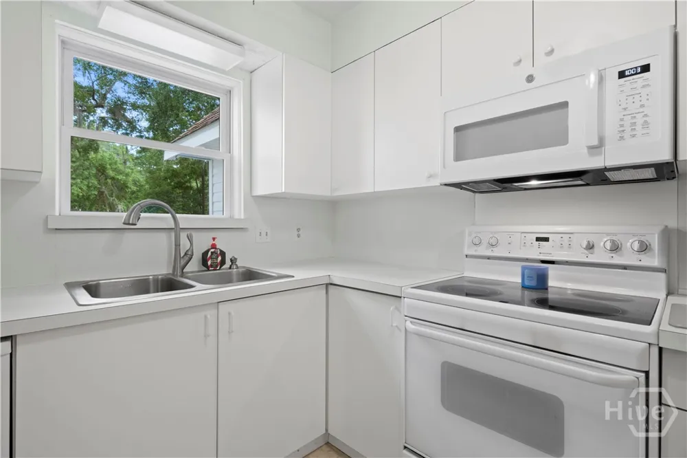 157 Ole Oak Road Allenhurst, GA 31301