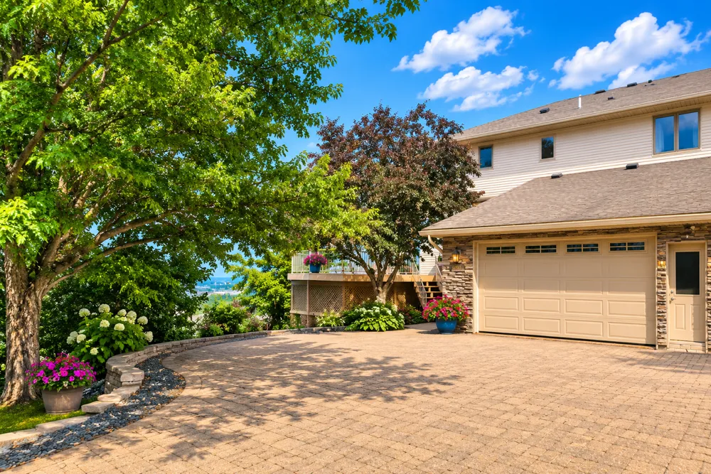 2820 W 15th Street Duluth, MN 55806