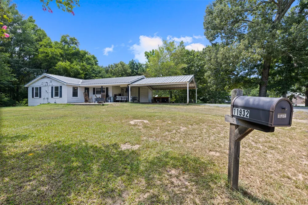 11932 Wisteria Ore City, TX 75683