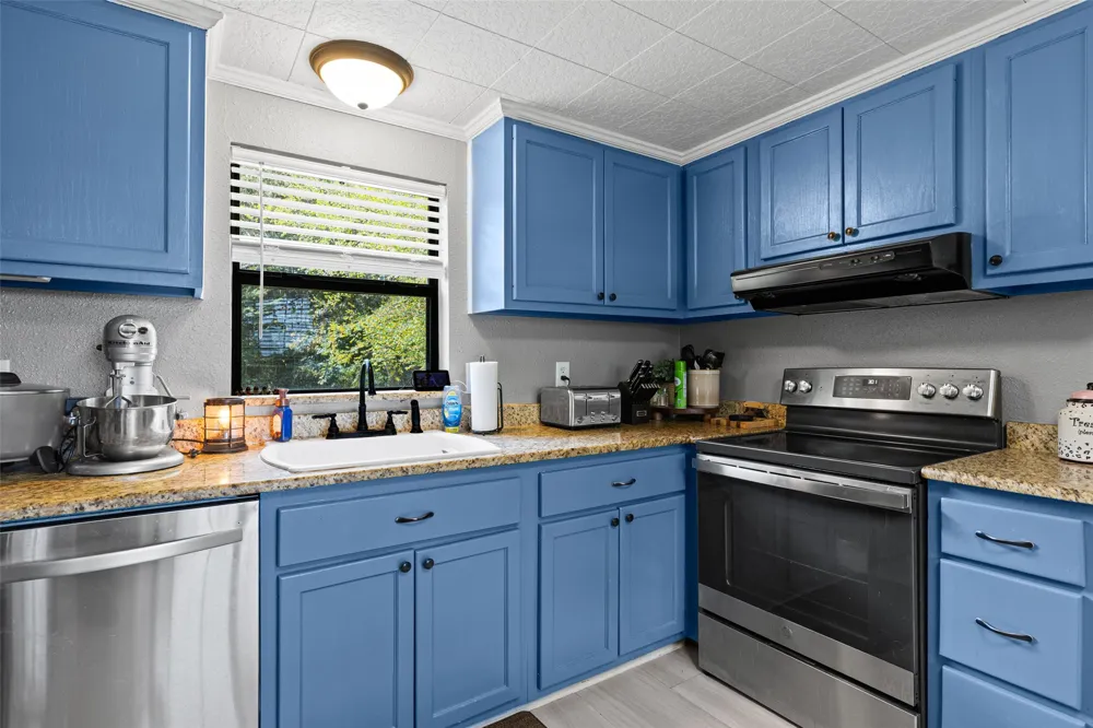 11932 Wisteria Ore City, TX 75683
