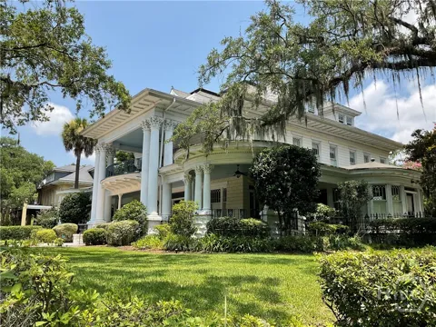 920 E Victory Drive