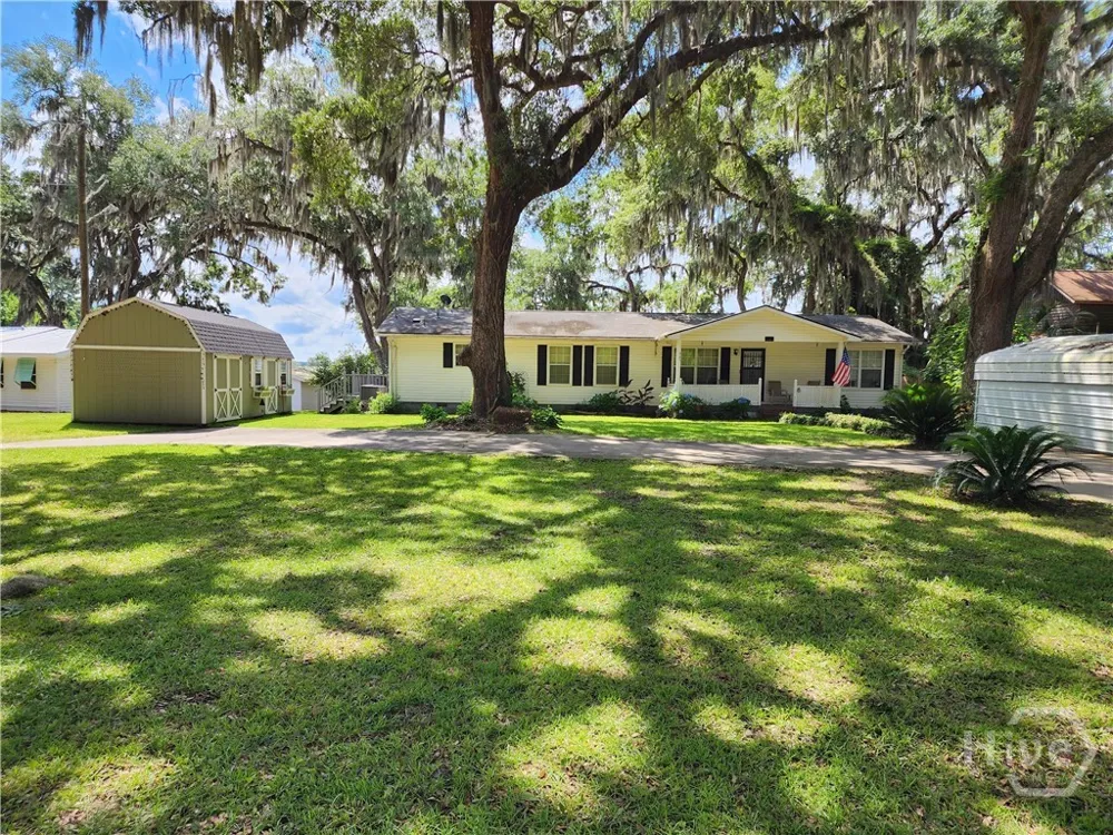 941 Lake Drive Midway, GA 31320