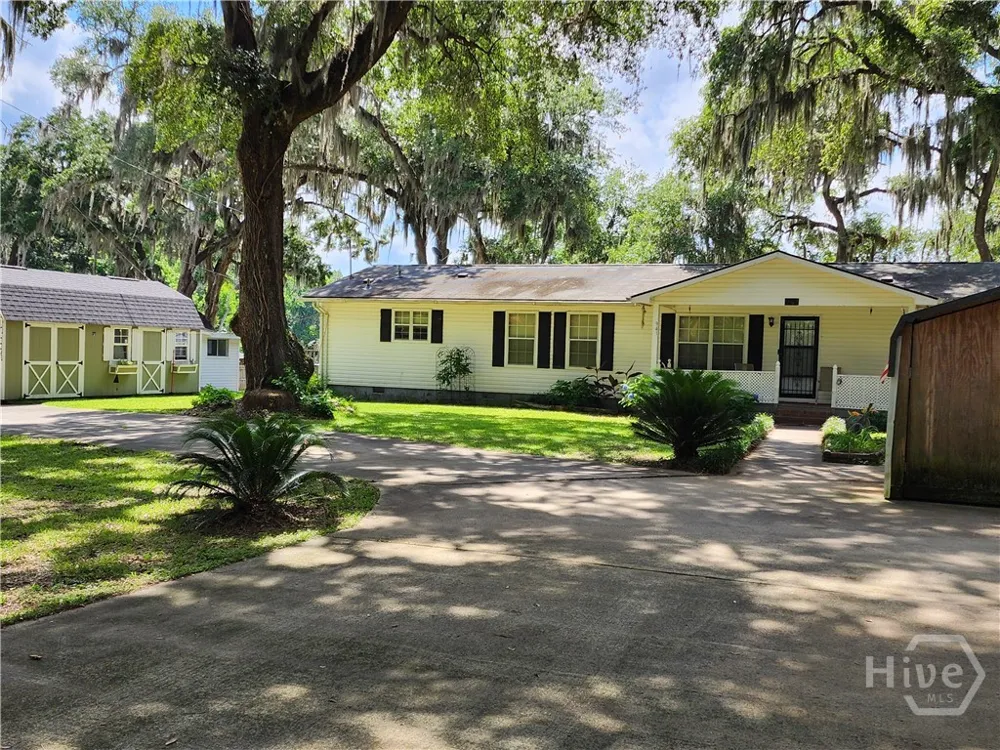 941 Lake Drive Midway, GA 31320
