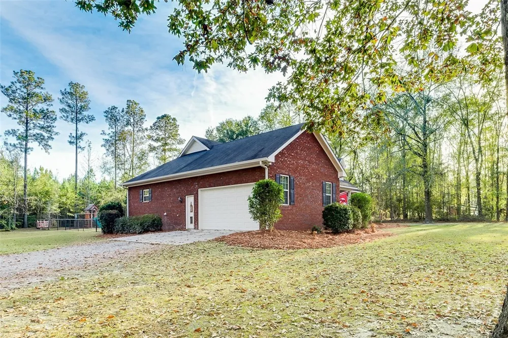 316 Hatcher Run Ellabell, GA 31308