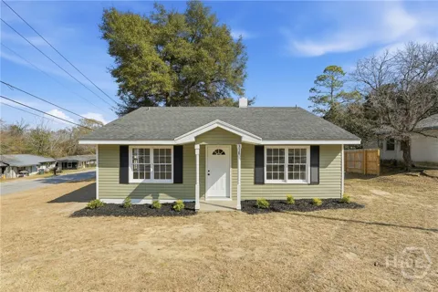 318 Peachtree Circle
