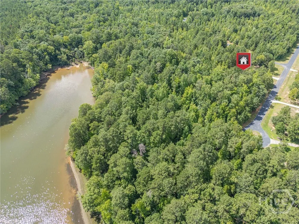 1021 Pointe S Tignall, GA 30668