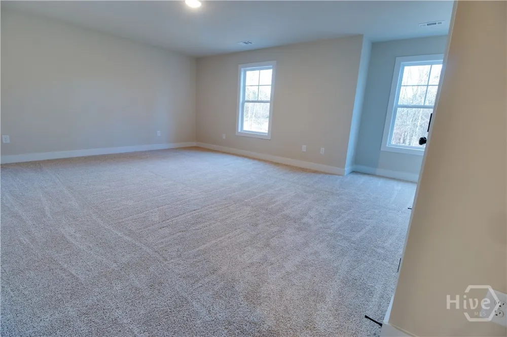 1021 Pointe S Tignall, GA 30668