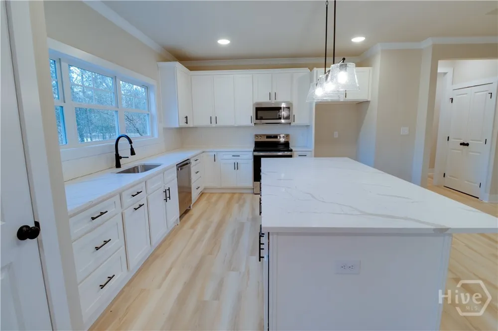 1021 Pointe S Tignall, GA 30668