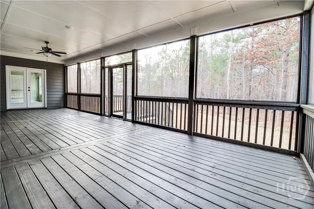 1021 Pointe S Tignall, GA 30668