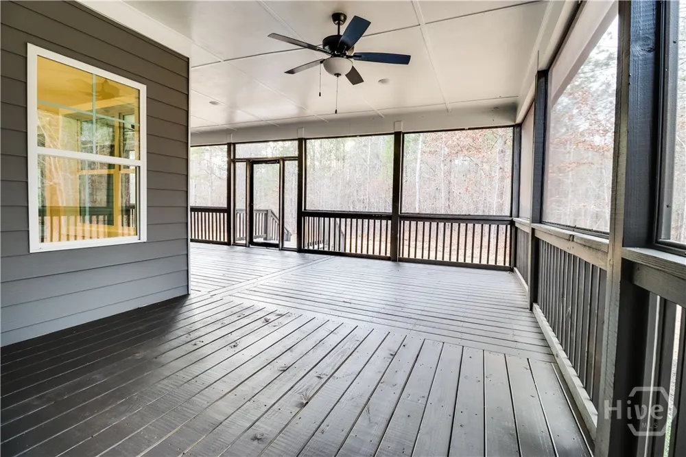1021 Pointe S Tignall, GA 30668