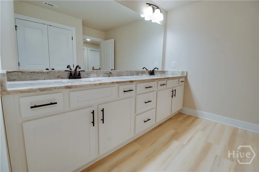 1021 Pointe S Tignall, GA 30668