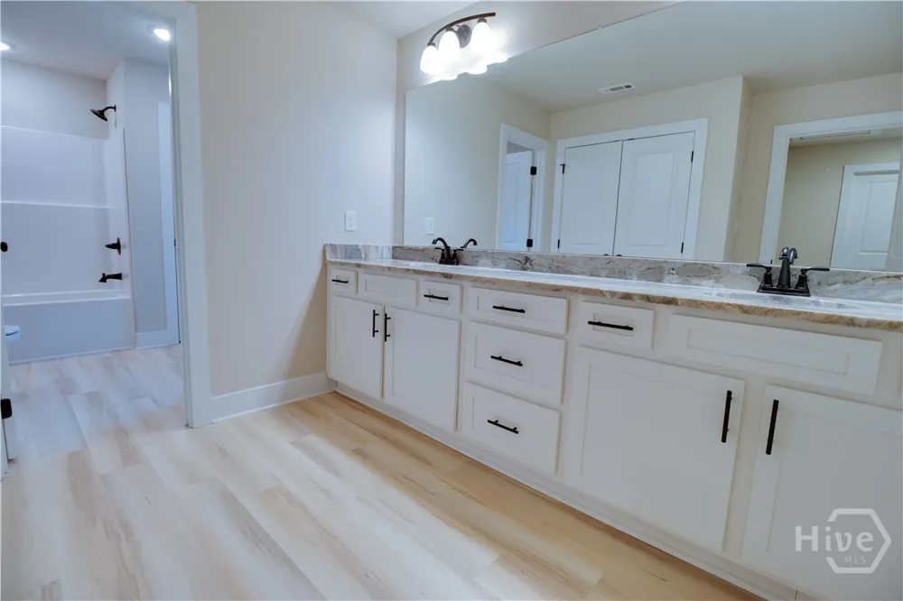 1021 Pointe S Tignall, GA 30668