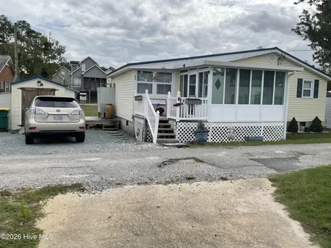 42 Clarkland Village Street