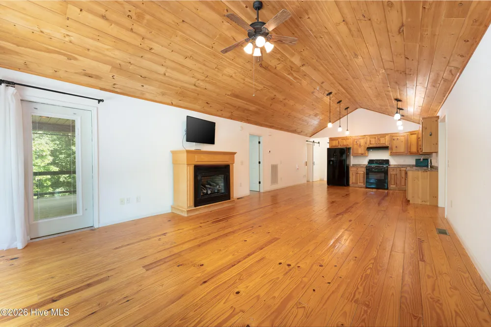167 Brasstown View Brasstown, NC 28902