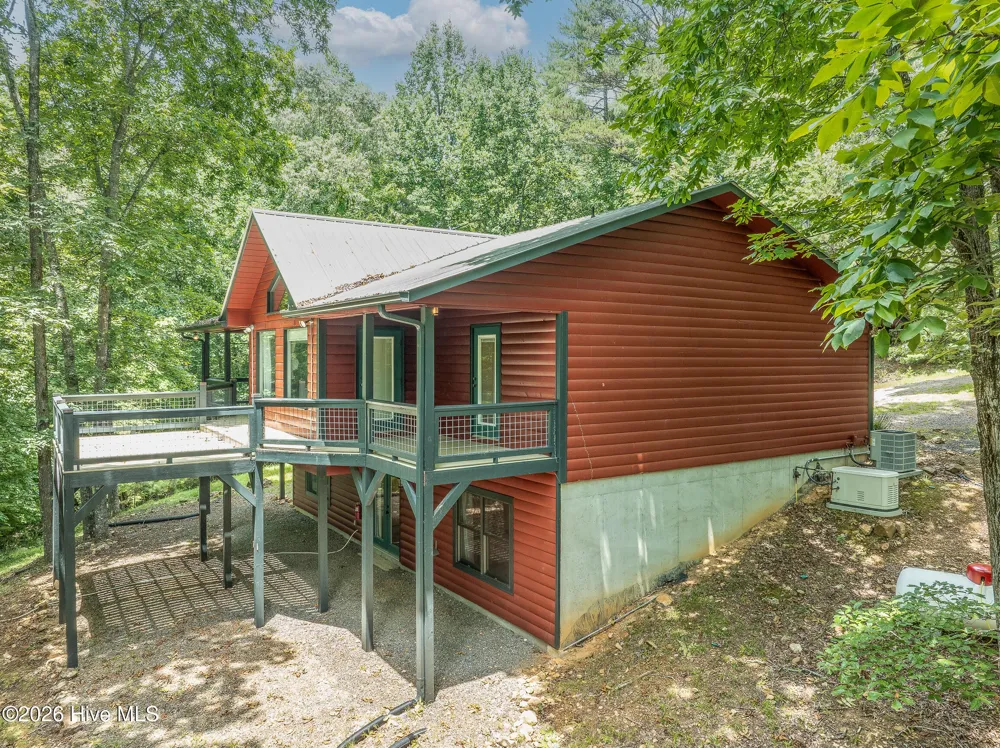 167 Brasstown View Brasstown, NC 28902