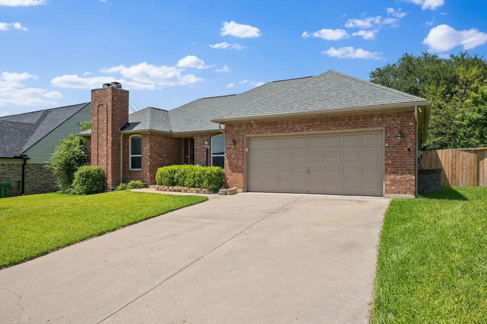 6705 Fair Oaks Drive North Richland Hills, TX 76182