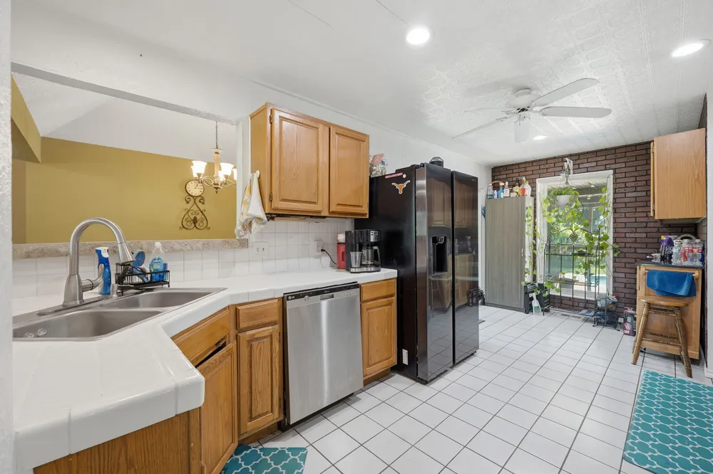 6705 Fair Oaks Drive North Richland Hills, TX 76182