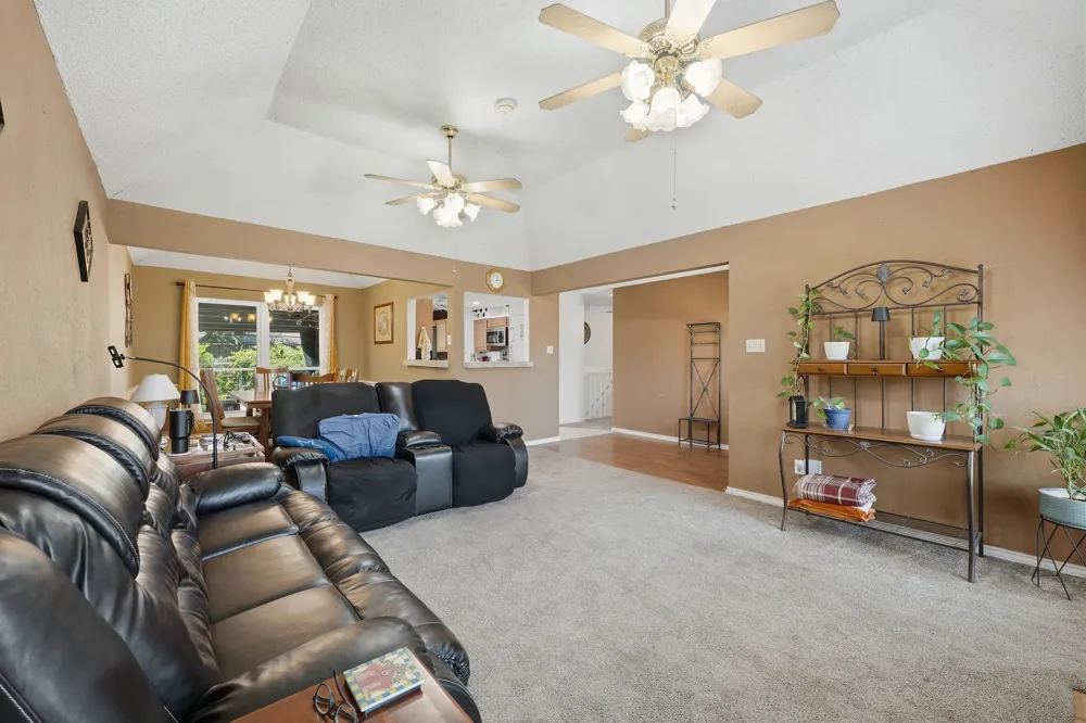 6705 Fair Oaks Drive North Richland Hills, TX 76182