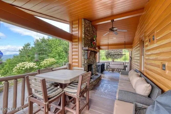 628 Madison Lane Brasstown, NC 28902