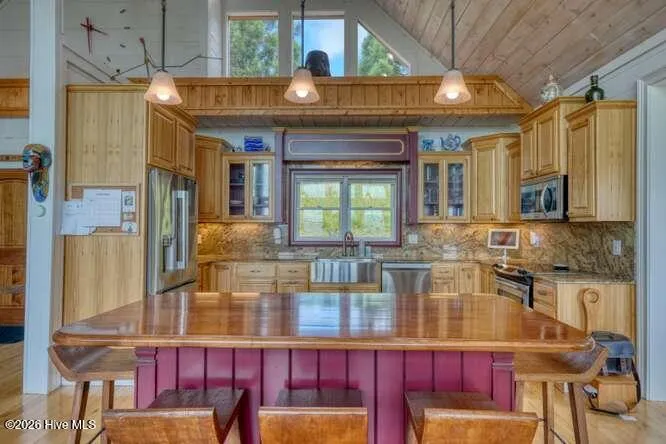 628 Madison Lane Brasstown, NC 28902