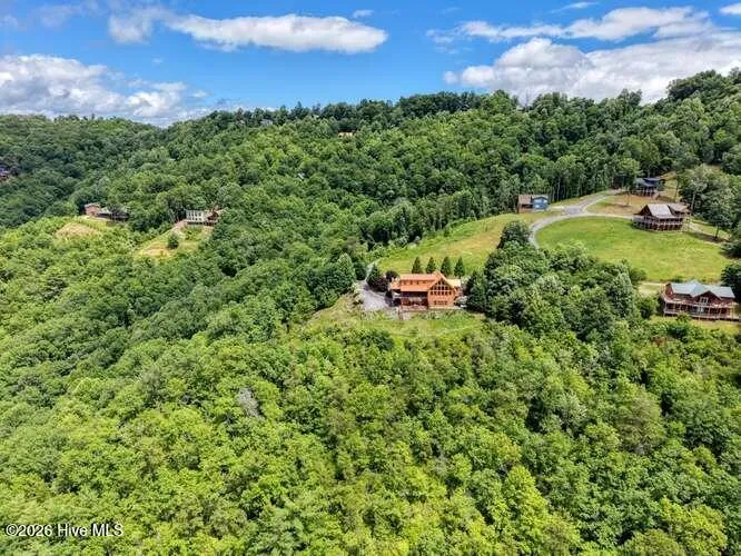 628 Madison Lane Brasstown, NC 28902