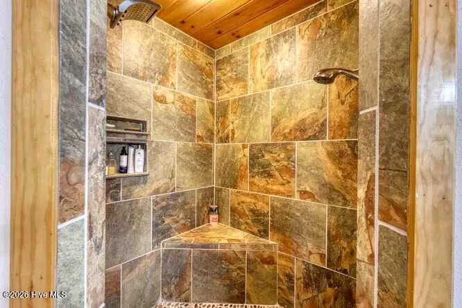 628 Madison Lane Brasstown, NC 28902