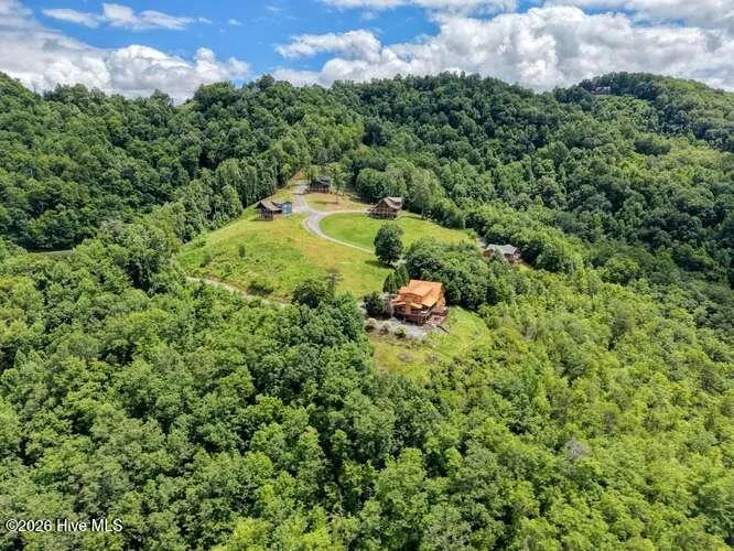 628 Madison Lane Brasstown, NC 28902