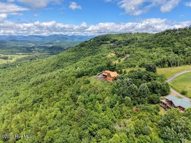 628 Madison Lane Brasstown, NC 28902