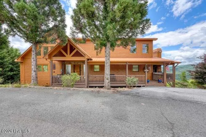 628 Madison Lane Brasstown, NC 28902
