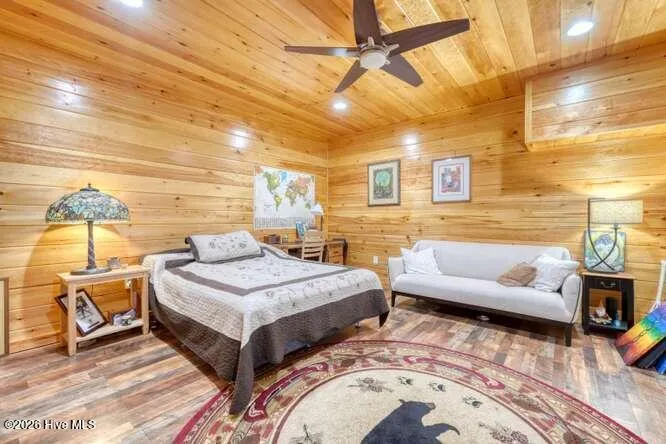 628 Madison Lane Brasstown, NC 28902