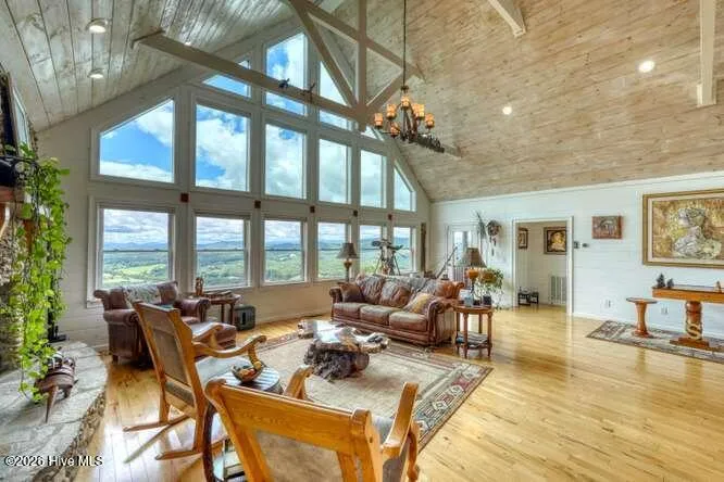 628 Madison Lane Brasstown, NC 28902