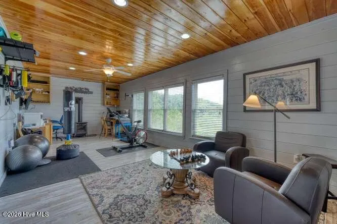 628 Madison Lane Brasstown, NC 28902