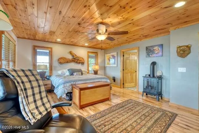 628 Madison Lane Brasstown, NC 28902