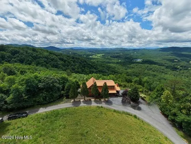 628 Madison Lane Brasstown, NC 28902