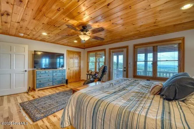 628 Madison Lane Brasstown, NC 28902