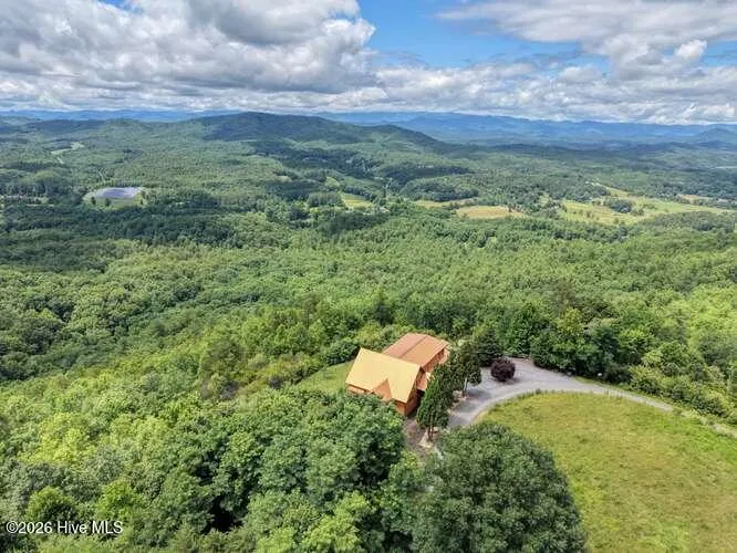 628 Madison Lane Brasstown, NC 28902