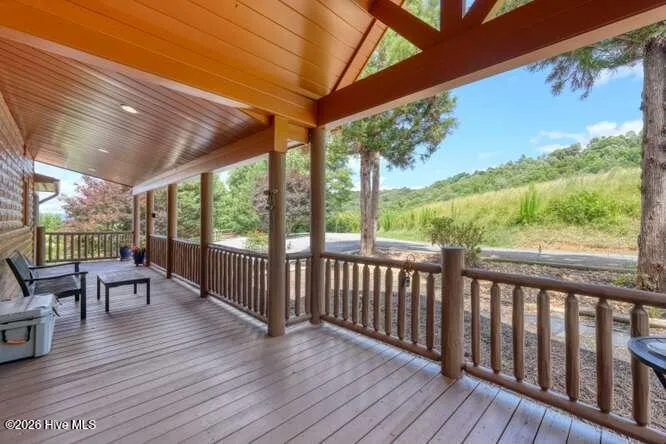 628 Madison Lane Brasstown, NC 28902