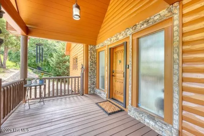 628 Madison Lane Brasstown, NC 28902