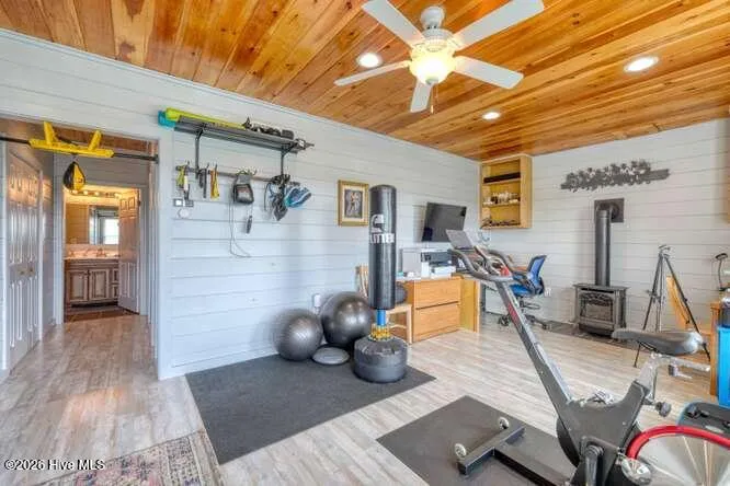 628 Madison Lane Brasstown, NC 28902