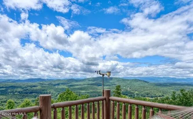 628 Madison Lane Brasstown, NC 28902