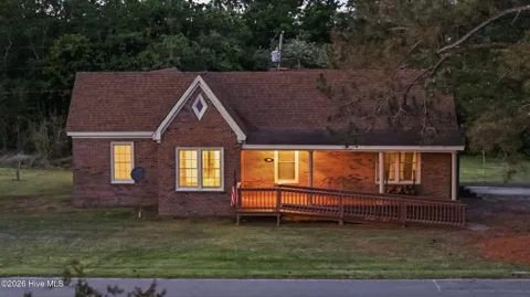 631 Selwin Road
