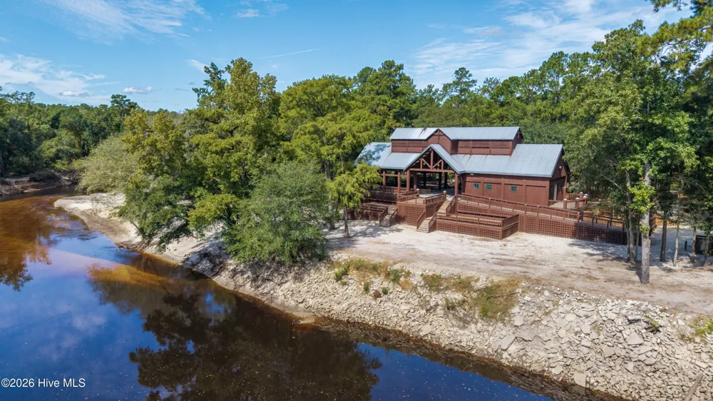 185 Red Berry Drive Wallace, NC 28466