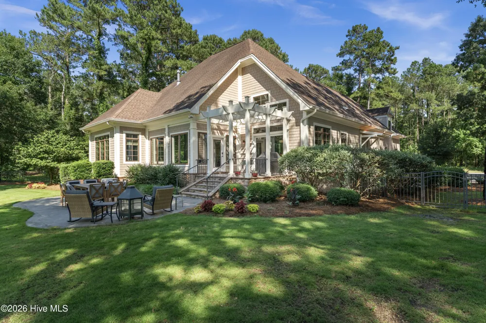 185 Red Berry Drive Wallace, NC 28466