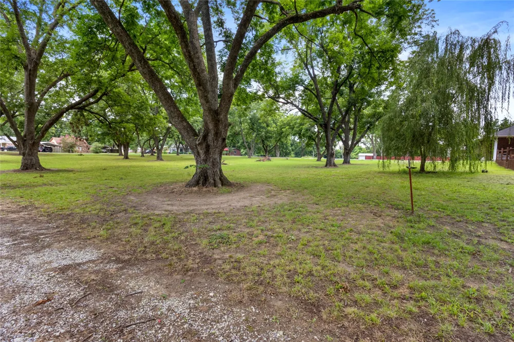 11 Orchard Street Eufaula, OK 74432