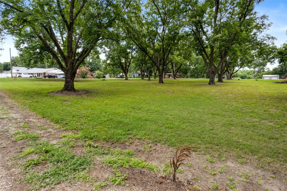 11 Orchard Street Eufaula, OK 74432