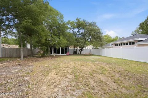 206 E Oak Island Drive