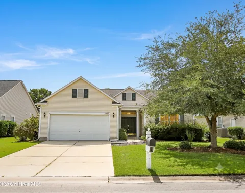 1005 Meadowlands Trail NW