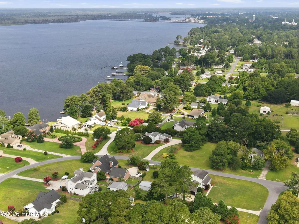 205 Austin Point Drive Washington, NC 27889