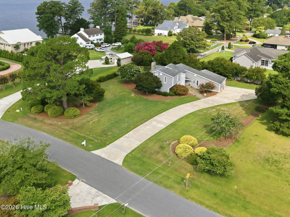 205 Austin Point Drive Washington, NC 27889