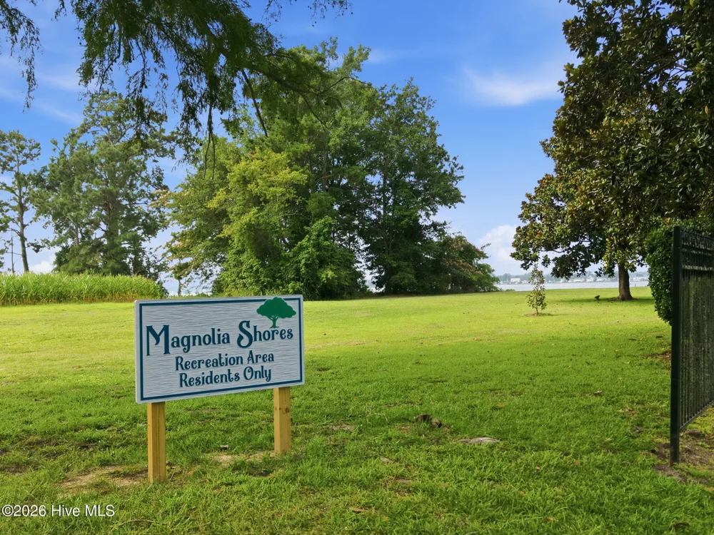 205 Austin Point Drive Washington, NC 27889